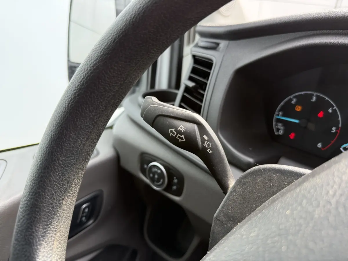 DC 2.0 TDCI L3H2 130PK 6-persoons Dubbele cabine L3H2 Trekhaak Parkeersensoren voor