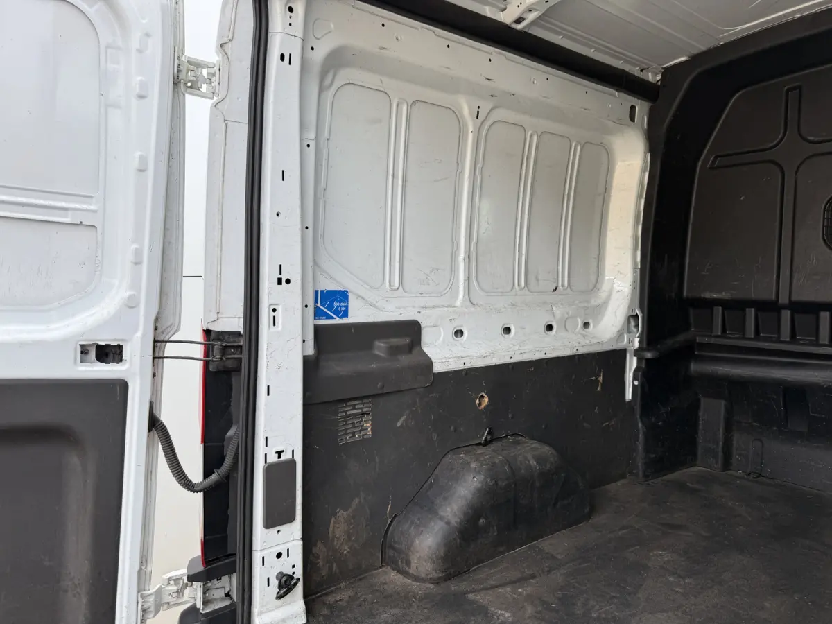 DC 2.0 TDCI L3H2 130PK 6-persoons Dubbele cabine L3H2 Trekhaak Parkeersensoren voor
