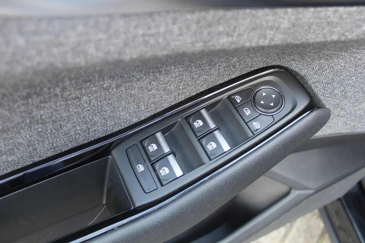 E-Tech full hybrid 200 techno 7p. PDC voor en achter l Apple carplay/Android auto l Cruise controle l 7Persoons