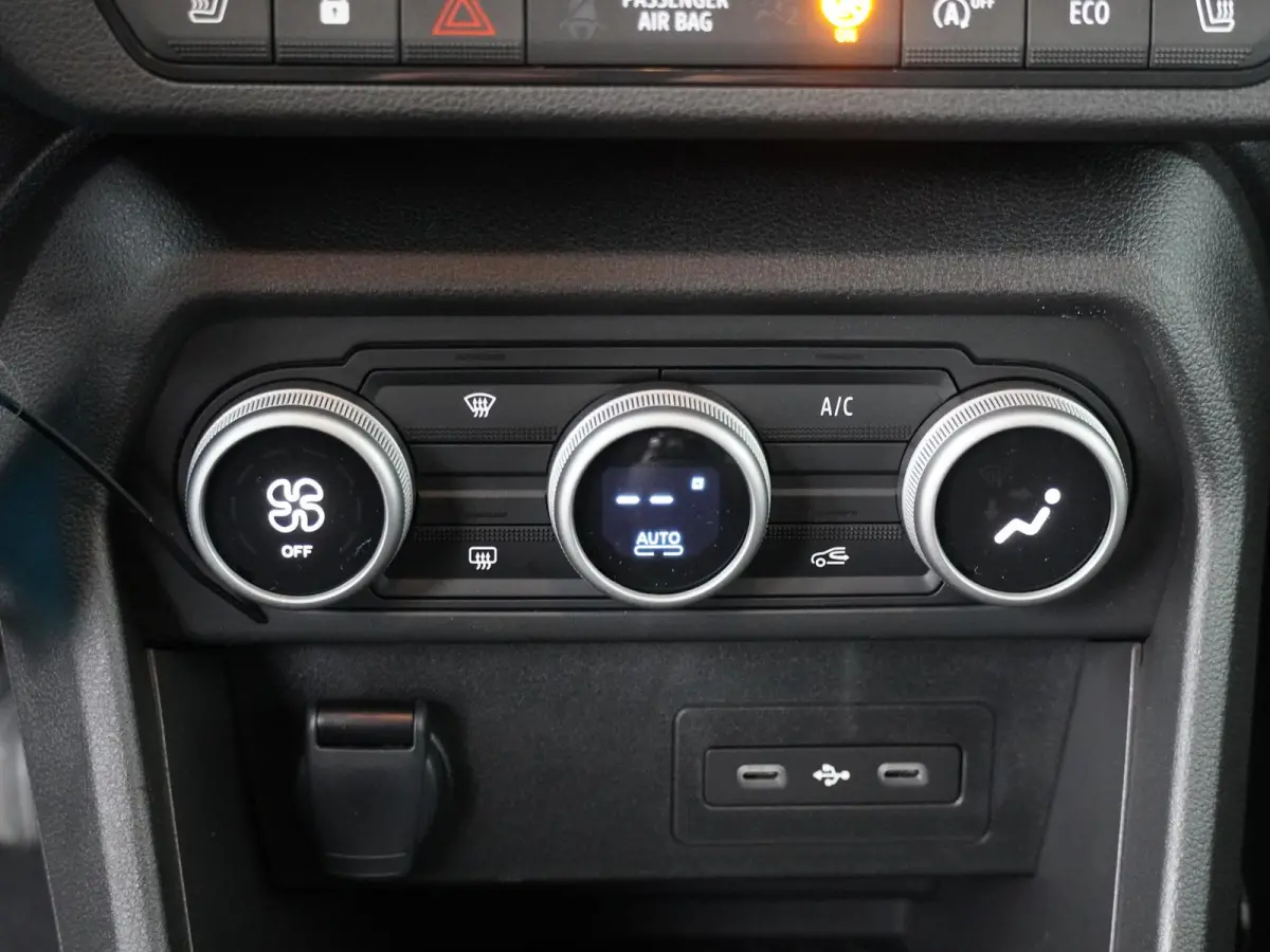TCe 100 expression | Apple Carplay/Android Auto | Stoelverw. | Climate Control |