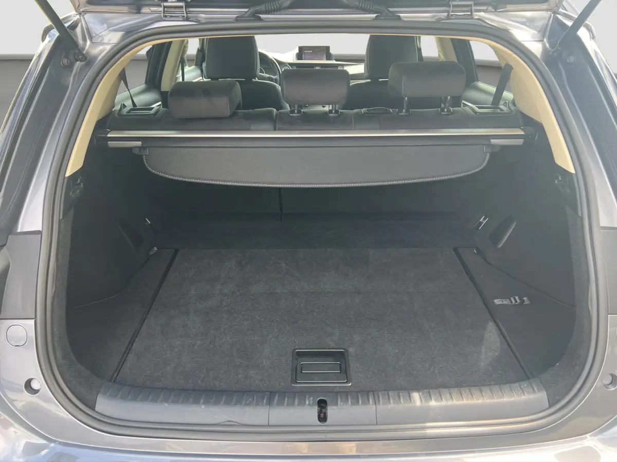 200h 25th Edition | Camera | Climate controle | Cruise controle | Navigatie | 17'' Lichtmetalen velgen | Sportstoelen | Parkeersensoren | Stoelverwarming