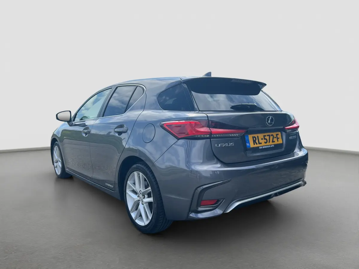 200h 25th Edition | Camera | Climate controle | Cruise controle | Navigatie | 17'' Lichtmetalen velgen | Sportstoelen | Parkeersensoren | Stoelverwarming