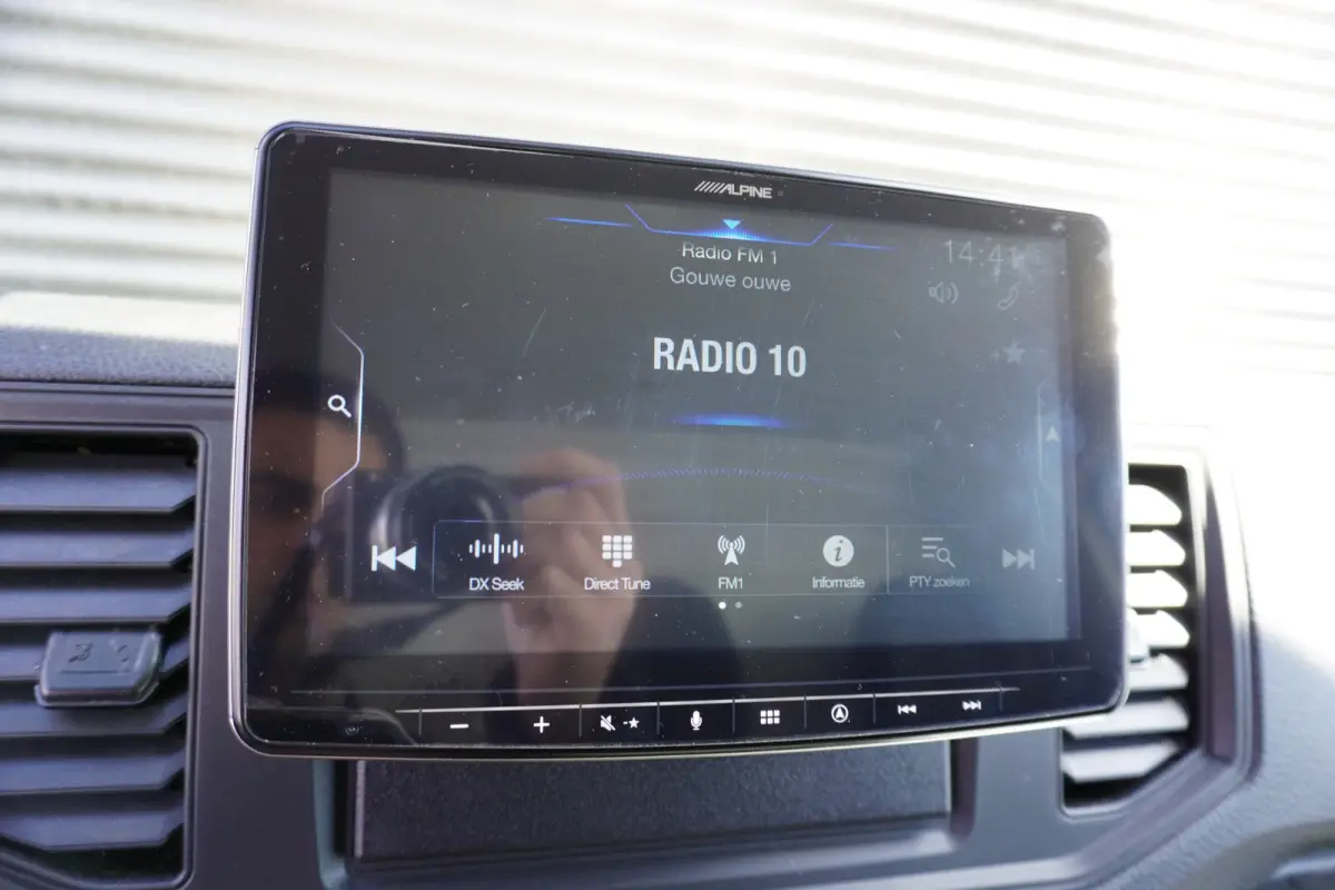 177pk Automaat Bakwagen Laadklep Airco Apple Carplay Camera Navigatie Koffer LBW