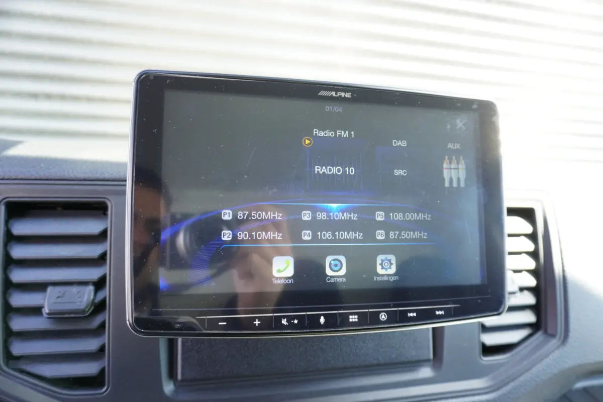 177pk Automaat Bakwagen Laadklep Airco Apple Carplay Camera Navigatie Koffer LBW