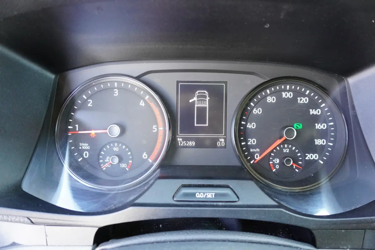 177pk Automaat Bakwagen Laadklep Airco Apple Carplay Camera Navigatie Koffer LBW