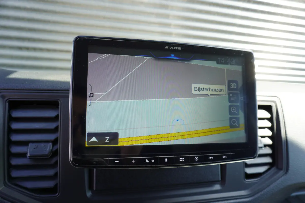 177pk Automaat Bakwagen Laadklep Airco Apple Carplay Camera Navigatie Koffer LBW