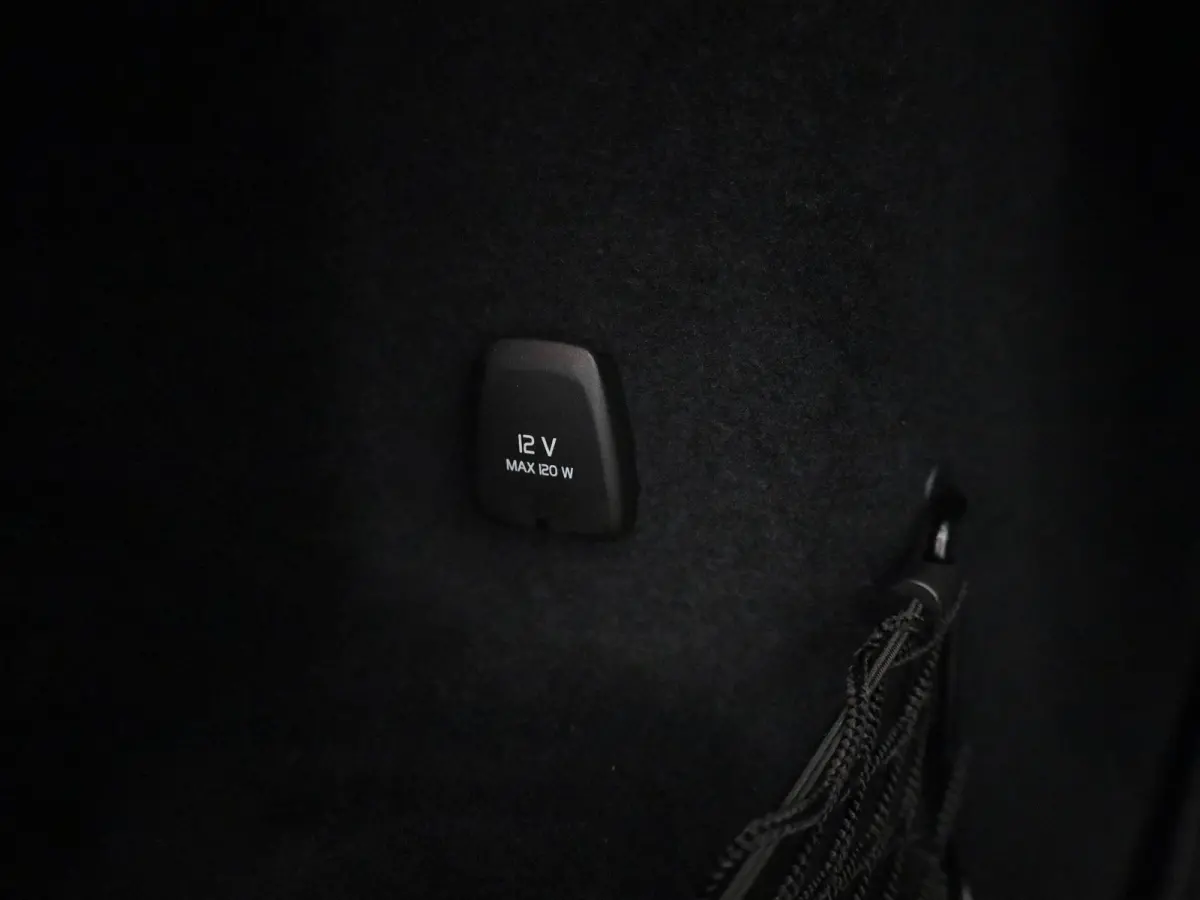 T6 PHEV Plus Dark Aut. | TREKHAAK | PANO-SCHUIFDAK | STOEL-STUURWIELVERWARMING | LEER | CAMERA | NAVIGATIE