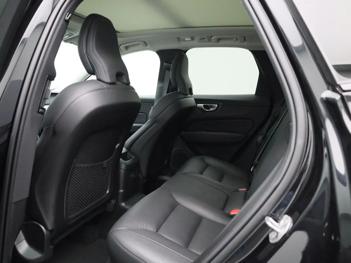 T6 PHEV Plus Dark Aut. | TREKHAAK | PANO-SCHUIFDAK | STOEL-STUURWIELVERWARMING | LEER | CAMERA | NAVIGATIE