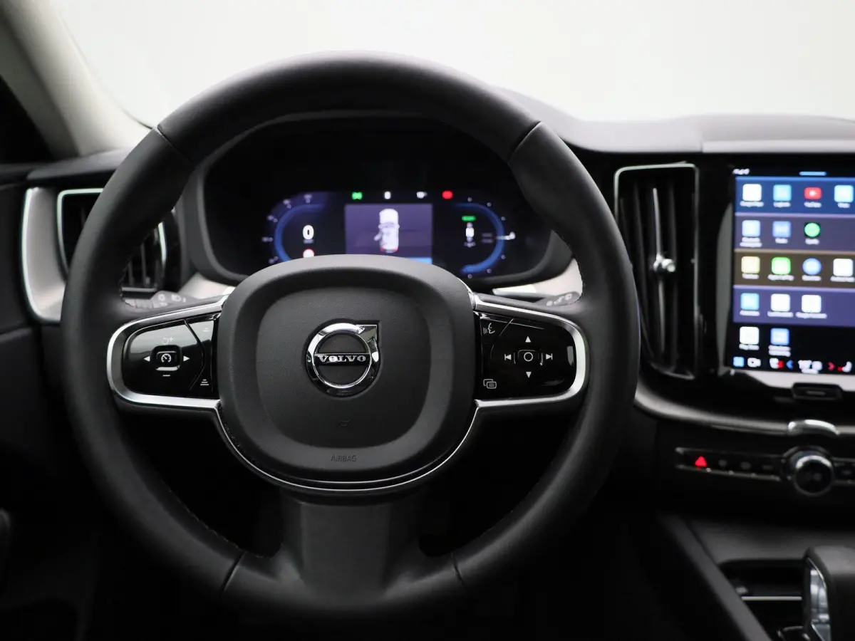 T6 PHEV Plus Dark Aut. | TREKHAAK | PANO-SCHUIFDAK | STOEL-STUURWIELVERWARMING | LEER | CAMERA | NAVIGATIE