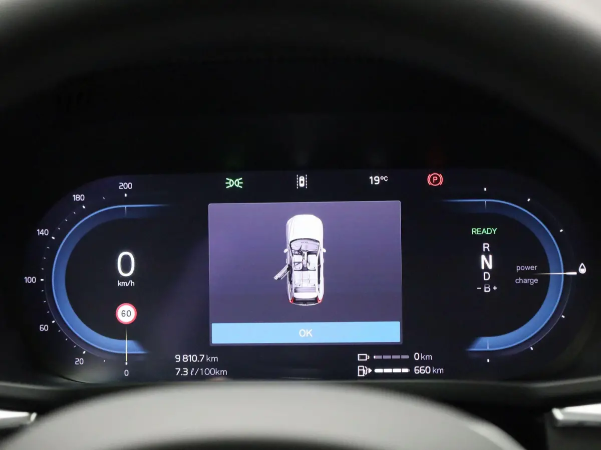 T6 PHEV Plus Dark Aut. | TREKHAAK | PANO-SCHUIFDAK | STOEL-STUURWIELVERWARMING | LEER | CAMERA | NAVIGATIE