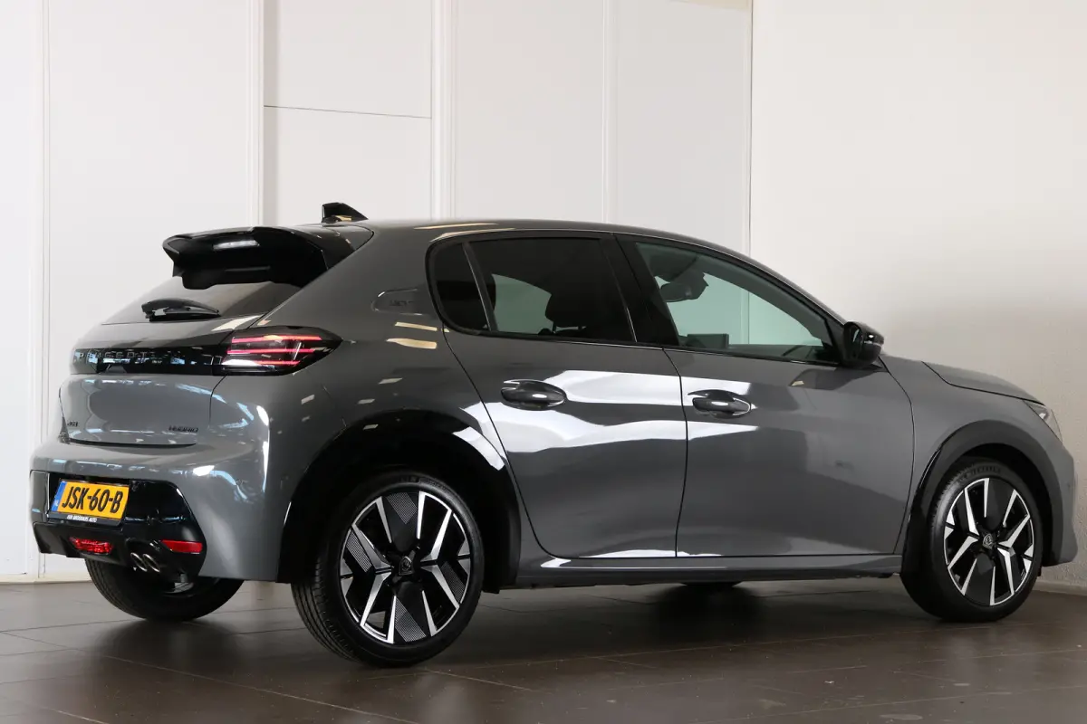 1.2 Hybrid 145 e-DCS6 GT | Alcantara | Stoelverwarming + Massage | Camera V+A | Navi | Clima | Adaptive Cruise Parkeersensoren V+A | Dodehoeksensoren | Full LED | Keyless | 3D-Cockpit | 17" 