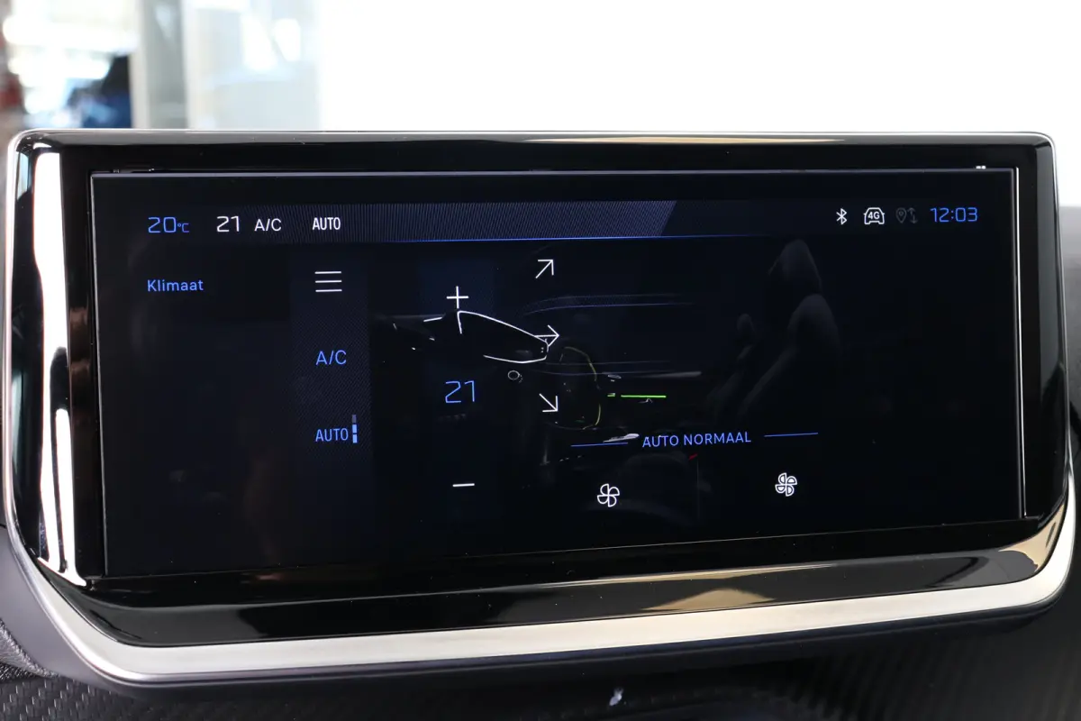 1.2 Hybrid 145 e-DCS6 GT | Alcantara | Stoelverwarming + Massage | Camera V+A | Navi | Clima | Adaptive Cruise Parkeersensoren V+A | Dodehoeksensoren | Full LED | Keyless | 3D-Cockpit | 17" 