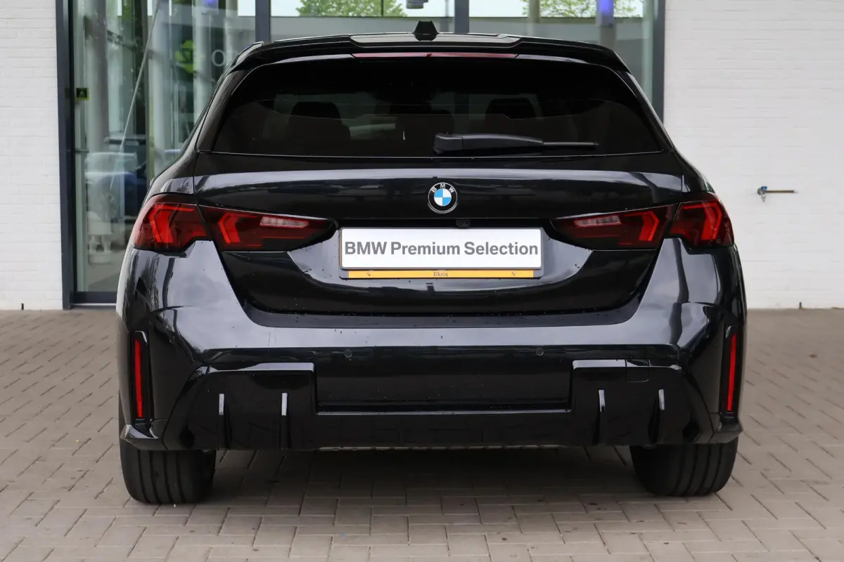 120 M-sport Design edition | M Sportpakket Pro | Driving Assistant | Comfort Access