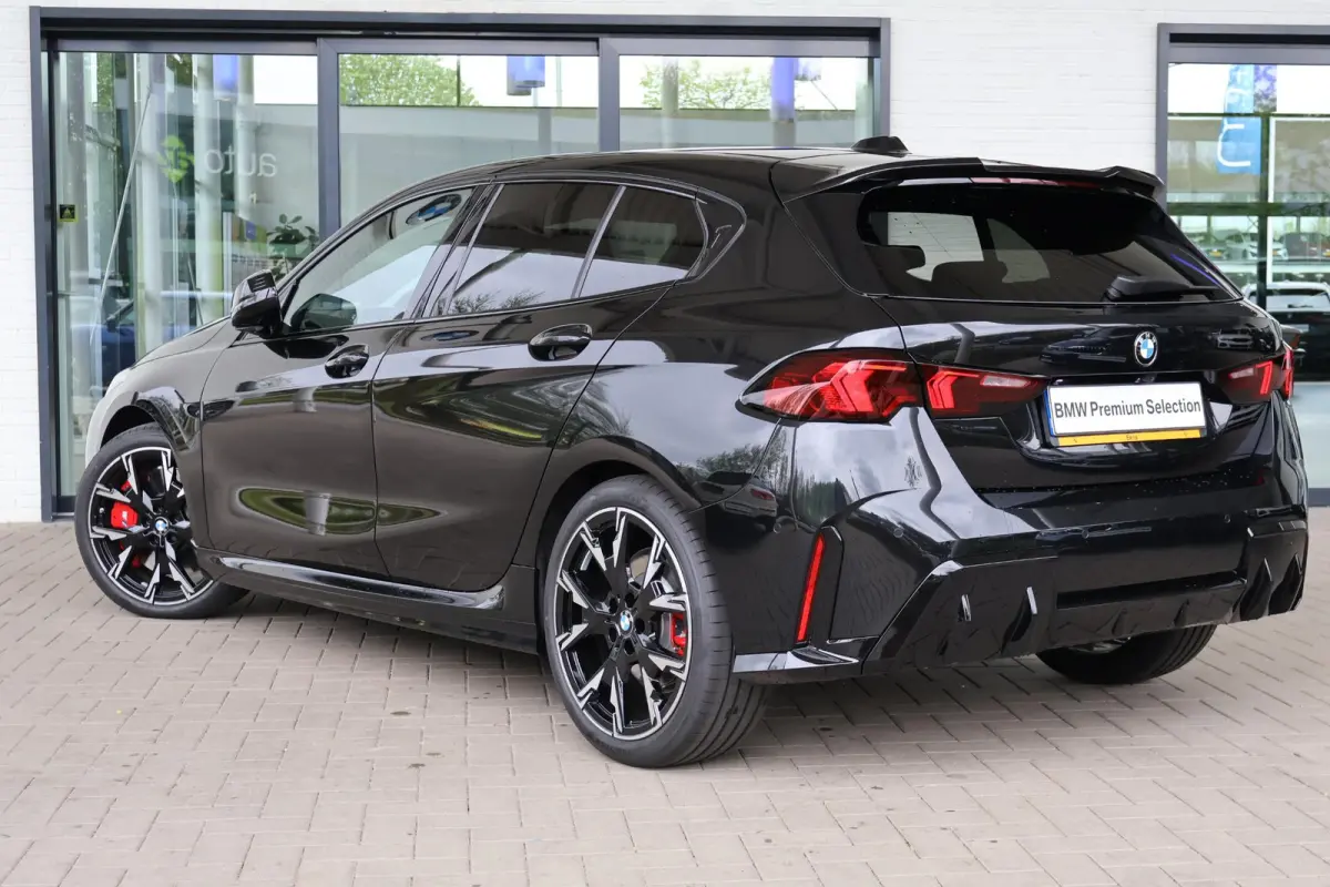 120 M-sport Design edition | M Sportpakket Pro | Driving Assistant | Comfort Access