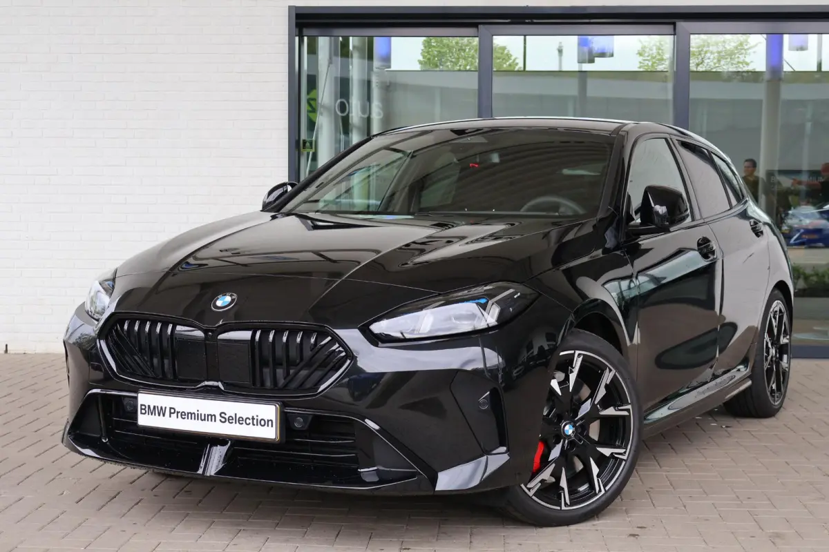 120 M-sport Design edition | M Sportpakket Pro | Driving Assistant | Comfort Access