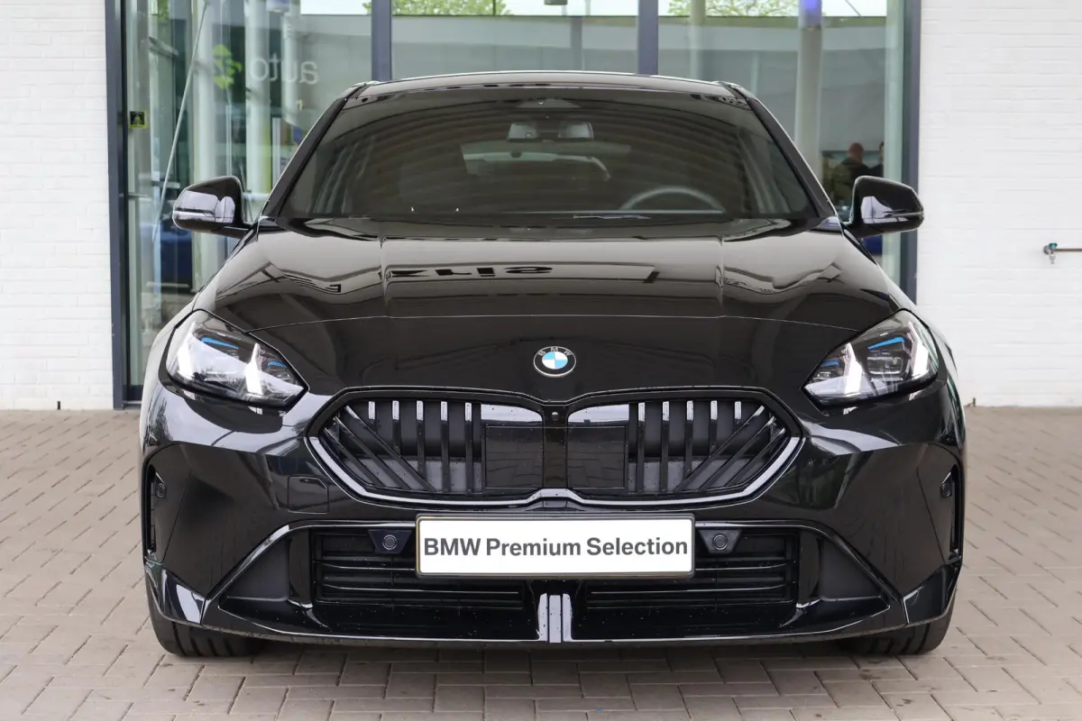 120 M-sport Design edition | M Sportpakket Pro | Driving Assistant | Comfort Access