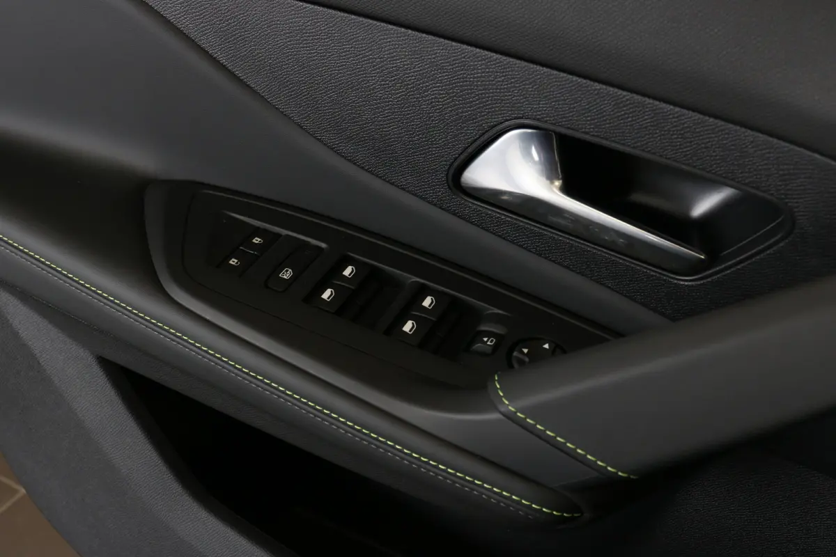 GT 54 kWh | Navi | Camera | Verw. voorstoelen en stuur | PDC V+A | Keyless | Ad. cruise control |