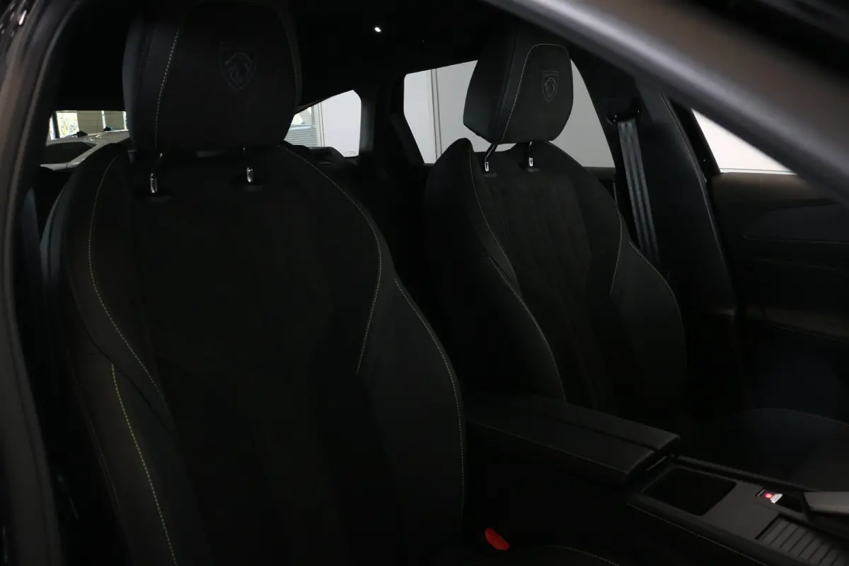 GT 54 kWh | Navi | Camera | Verw. voorstoelen en stuur | PDC V+A | Keyless | Ad. cruise control |