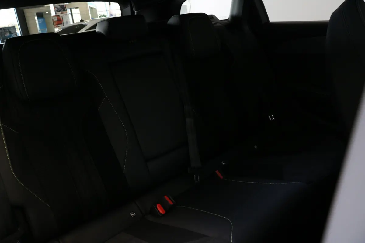 GT 54 kWh | Navi | Camera | Verw. voorstoelen en stuur | PDC V+A | Keyless | Ad. cruise control |