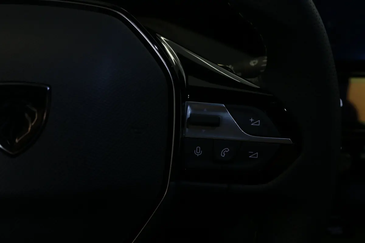 GT 54 kWh | Navi | Camera | Verw. voorstoelen en stuur | PDC V+A | Keyless | Ad. cruise control |