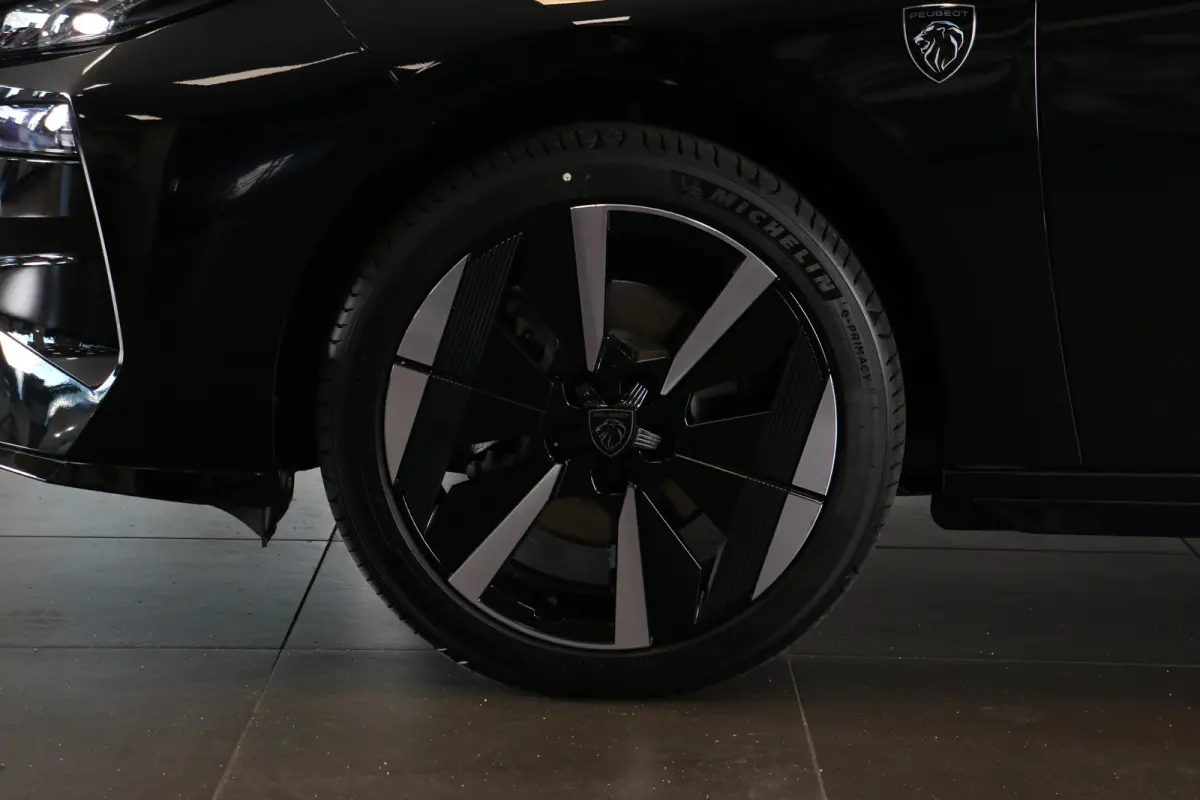 GT 54 kWh | Navi | Camera | Verw. voorstoelen en stuur | PDC V+A | Keyless | Ad. cruise control |