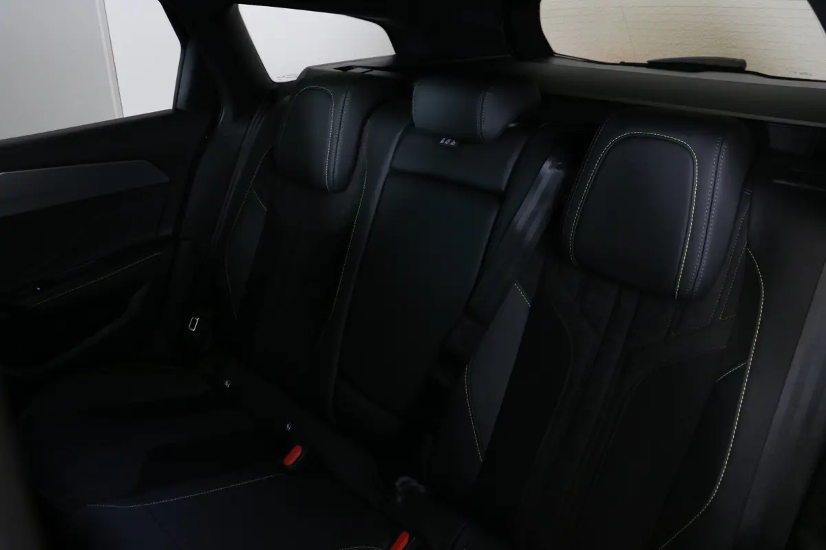GT 54 kWh | Navi | Camera | Verw. voorstoelen en stuur | PDC V+A | Keyless | Ad. cruise control |