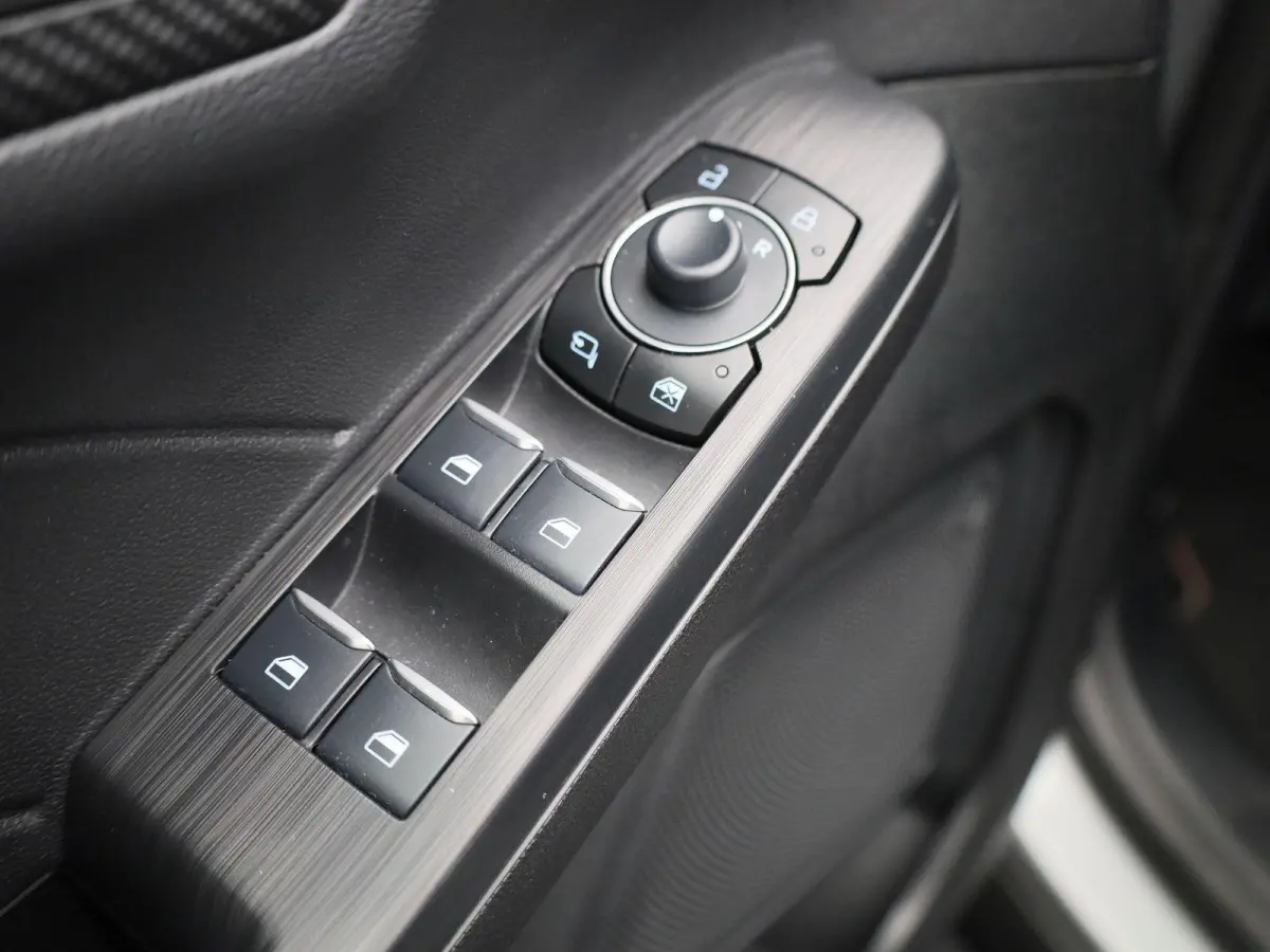 2.5 PHEV ST-Line | STOEL-STUURWIELVERWARMING | HEAD-UP DISPLAY | NAVIGATIE | CAMERA | LED MATRIX
