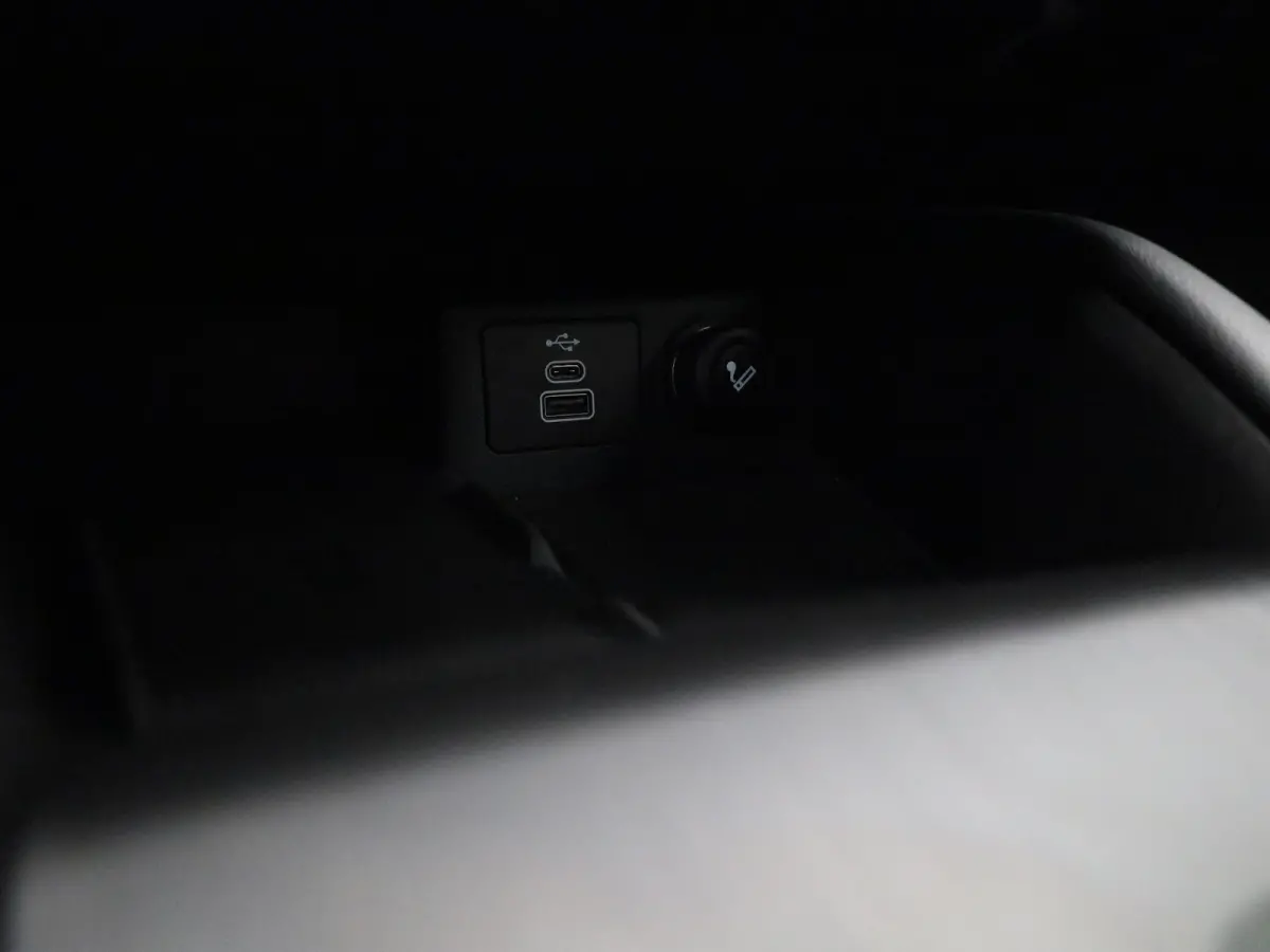 2.5 PHEV ST-Line | STOEL-STUURWIELVERWARMING | HEAD-UP DISPLAY | NAVIGATIE | CAMERA | LED MATRIX