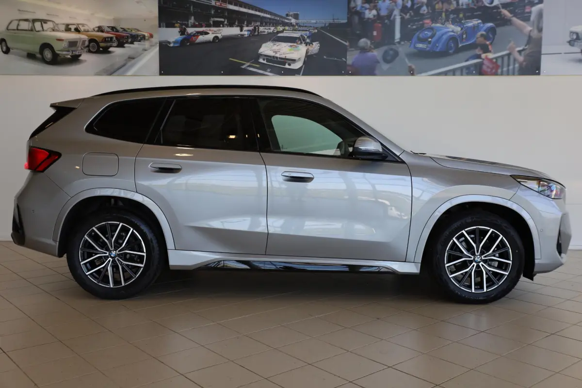 sDrive18i | M Sportpakket | Panorama Dak | Stoelverwarming | Trekhaak