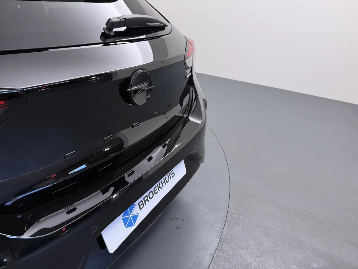 1.2 Turbo Hybrid 145pk Ultimate | ND | VAN 36.870,- voor 27.900,-! | 17" Lichtmetalen velgen, Diamond Cut | Dode hoek waarschuwing | Draadloze telefoonlader