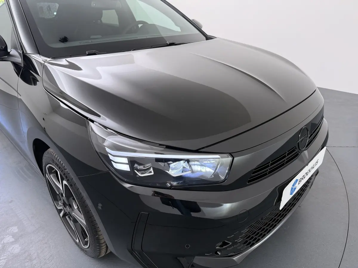 1.2 Turbo Hybrid 145pk Ultimate | ND | VAN 36.870,- voor 27.900,-! | 17" Lichtmetalen velgen, Diamond Cut | Dode hoek waarschuwing | Draadloze telefoonlader