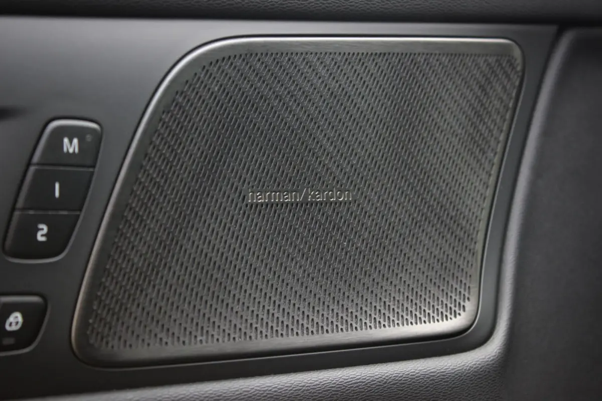 2.0 B3 MHEV Ultimate Dark // Panoramadak | Harman Kardon | Leder | HUD | Memory | Stoelverwarming V+A