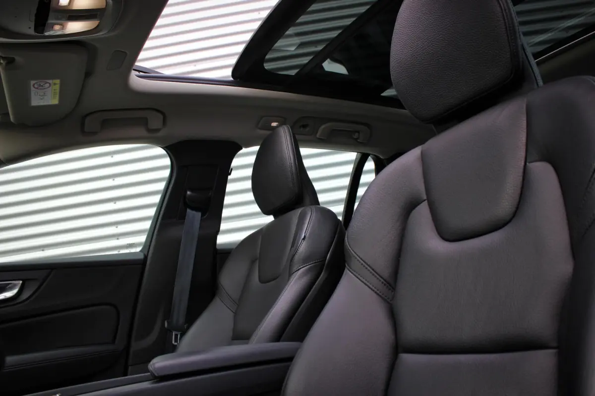 2.0 B3 MHEV Ultimate Dark // Panoramadak | Harman Kardon | Leder | HUD | Memory | Stoelverwarming V+A