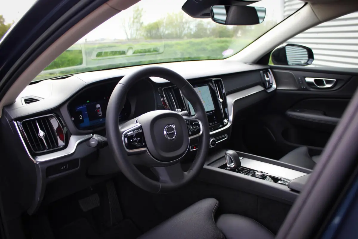 2.0 B3 MHEV Ultimate Dark // Panoramadak | Harman Kardon | Leder | HUD | Memory | Stoelverwarming V+A
