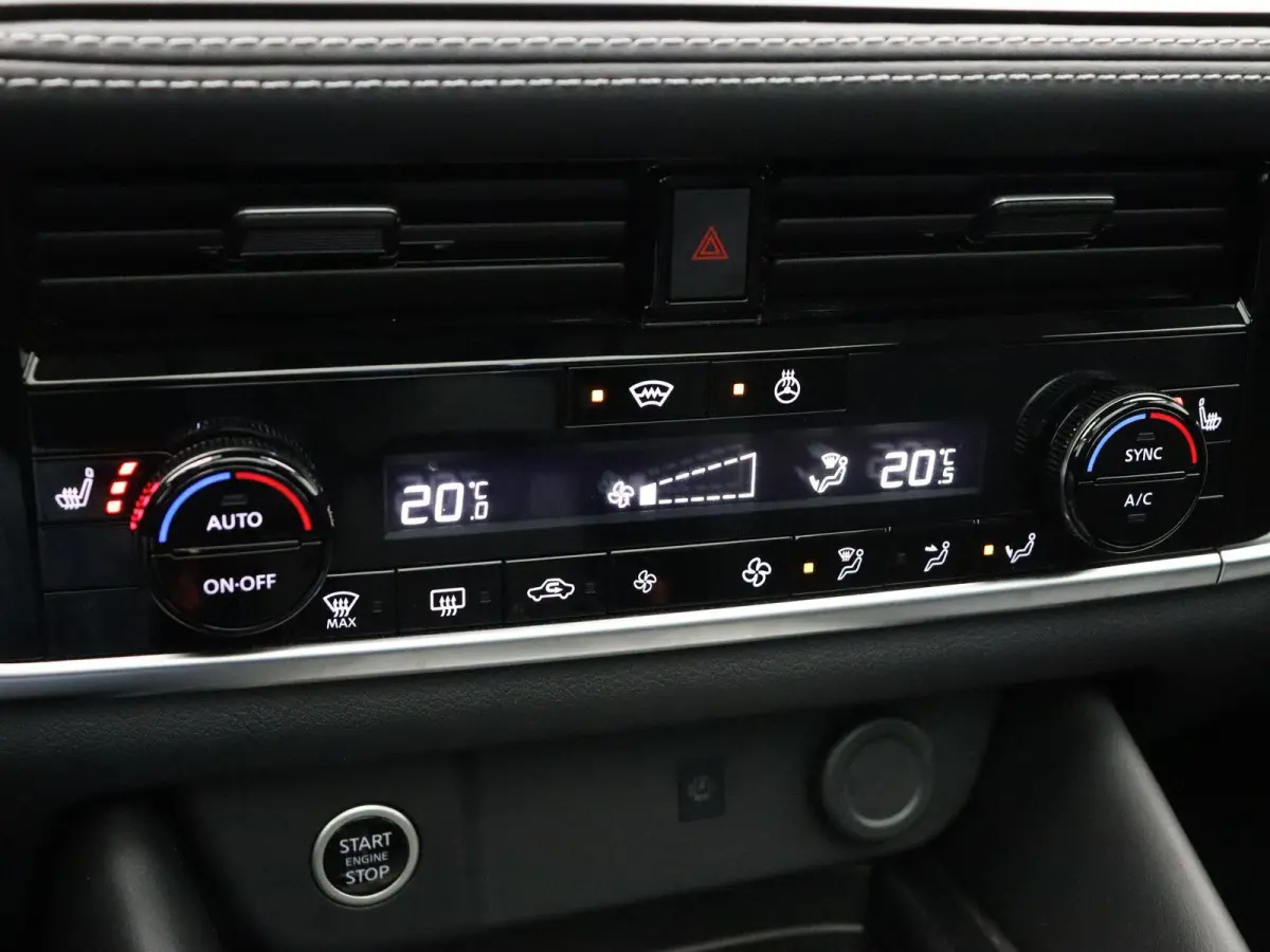 158pk MHEV Xtronic N-Connecta | Panoramadak | Pilot Assist | Elektrische achterklep | Head-up Display | Stoel, stuur en voorruit verwarming  | Rondomzicht camera |