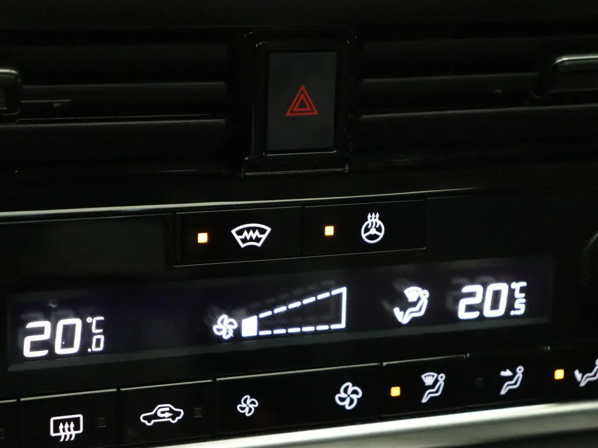 158pk MHEV Xtronic N-Connecta | Panoramadak | Pilot Assist | Elektrische achterklep | Head-up Display | Stoel, stuur en voorruit verwarming  | Rondomzicht camera |