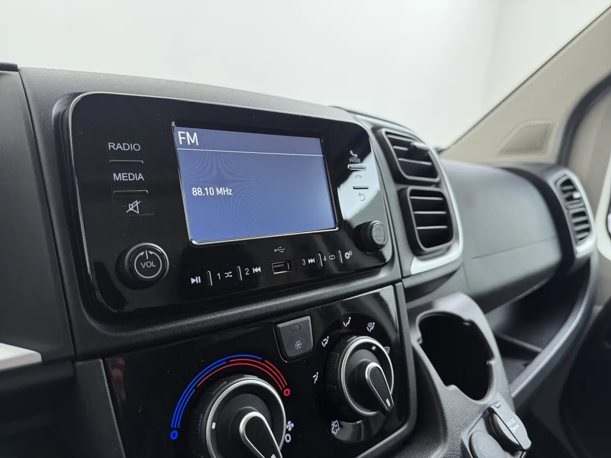 2.2 BlueHDi 140pk L2H2 3.5t | NIEUW BPM VRIJ! | Achteruitrijcamera | Airco | Apple Carplay/Android Auto|telefoonintegratie premium