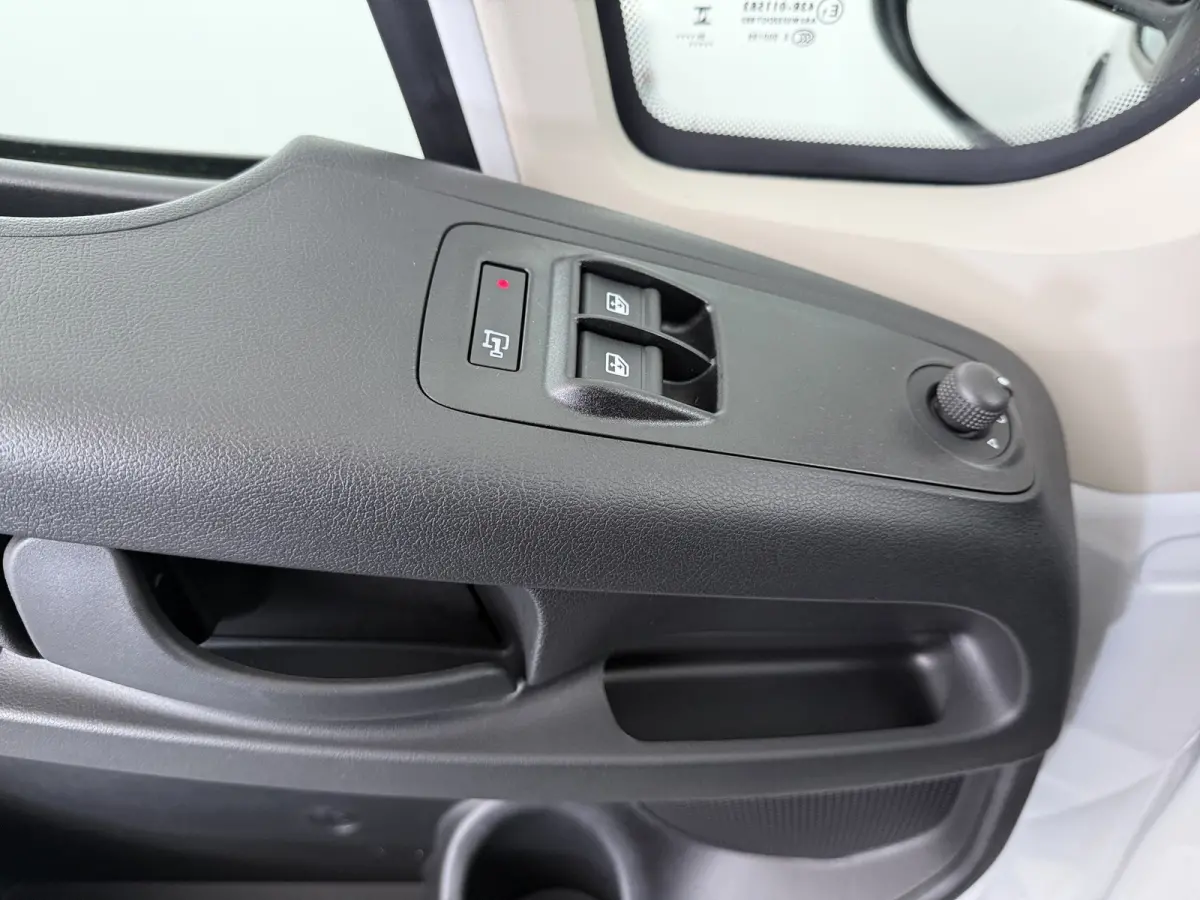 2.2 BlueHDi 140pk L2H2 3.5t | NIEUW BPM VRIJ! | Achteruitrijcamera | Airco | Apple Carplay/Android Auto|telefoonintegratie premium