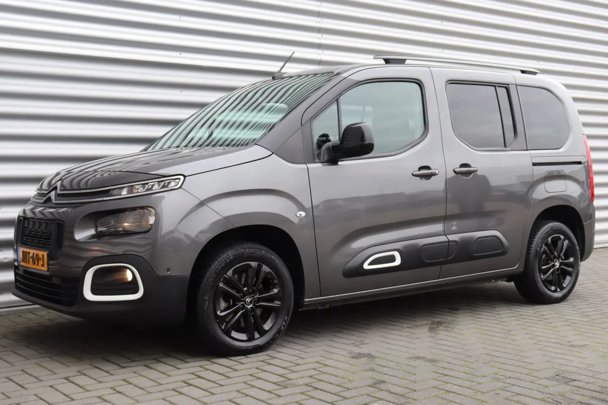 Citroen 1.2 PURETECH 130PK SHINE AUTOMAAT / NAVI / CLIMA / LED / PDC / 17" LMV / CAMERA / KEYLESS / BLUETOOTH / CRUISECONTROL / 1E EIGENAAR / NIEUWSTAAT !!