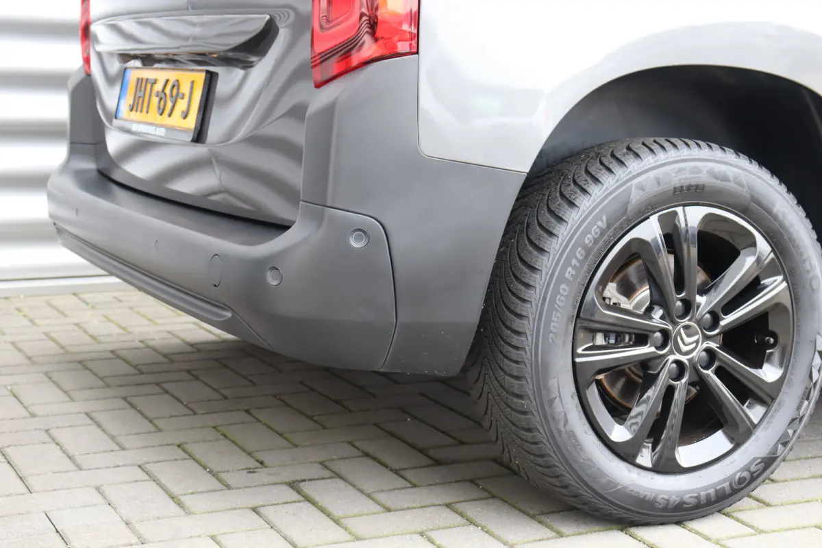 Citroen 1.2 PURETECH 130PK SHINE AUTOMAAT / NAVI / CLIMA / LED / PDC / 17" LMV / CAMERA / KEYLESS / BLUETOOTH / CRUISECONTROL / 1E EIGENAAR / NIEUWSTAAT !!