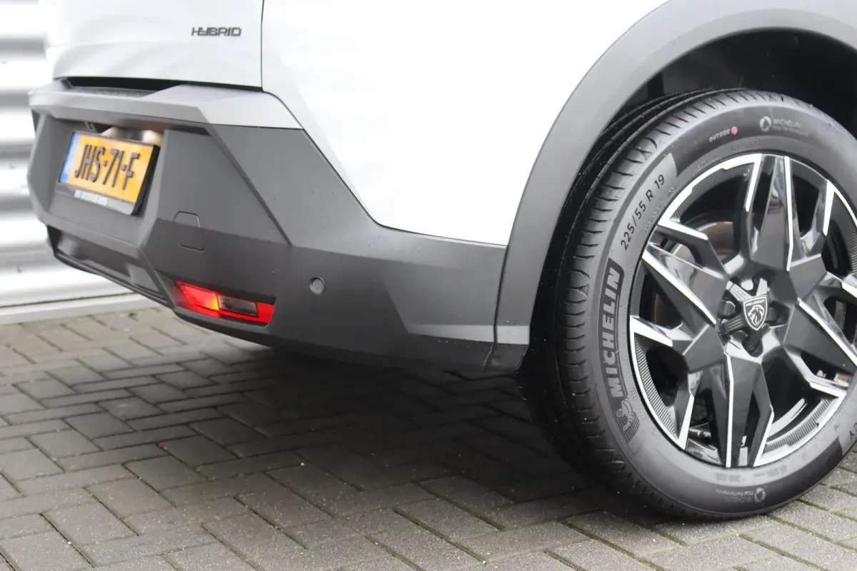 1.2 HYBRID 145PK GT AUTOMAAT / NAVI / LEDER / CLIMA / LED / PDC / 19" LMV / CAMERA / WINTERPAKKET / ADAPT. CRUISECONTROL / 1E EIGENAAR / NIEUWSTAAT !!