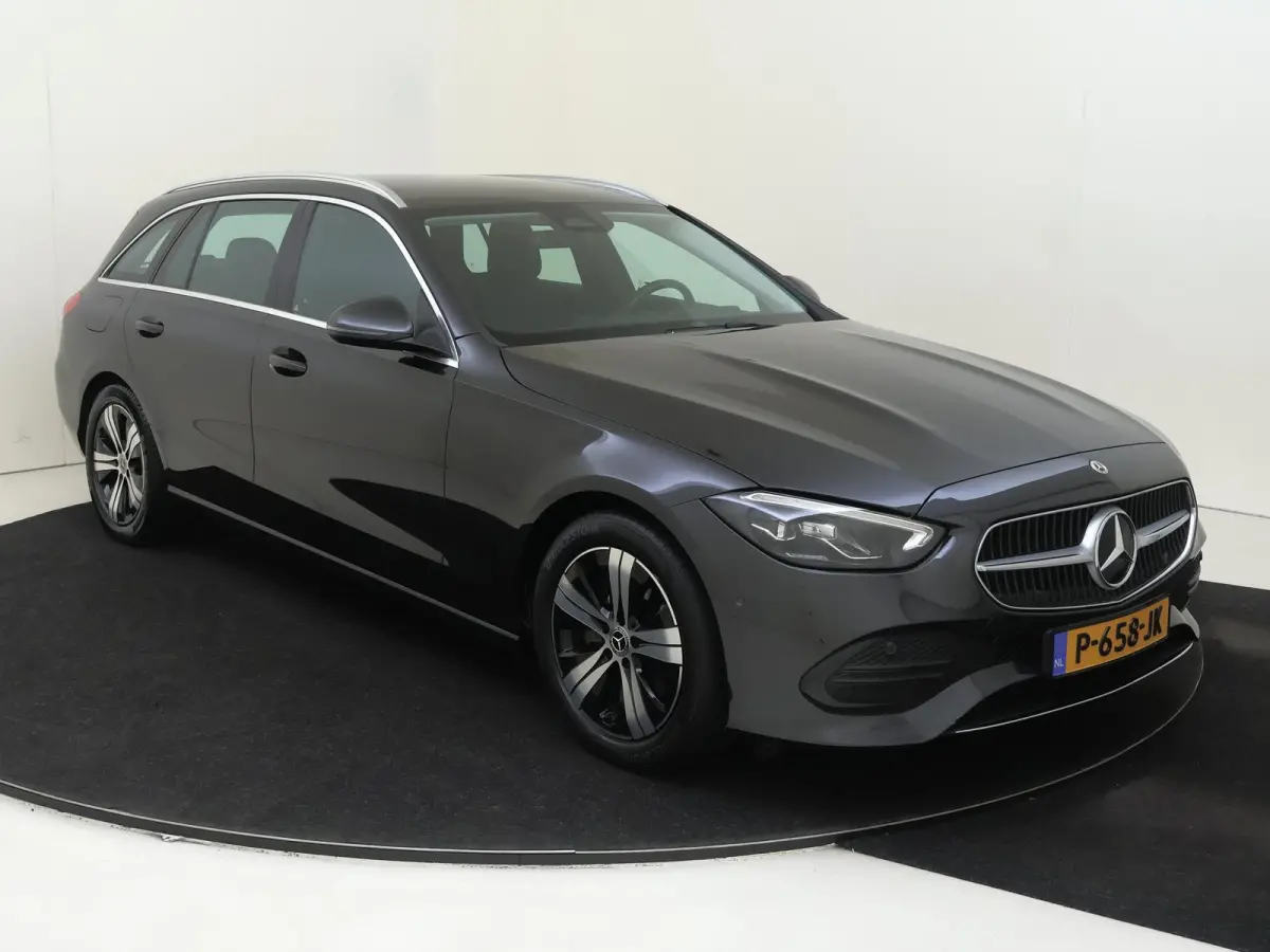 180 Luxury Line / Achteruitrijcamera / Stoelverwarming /