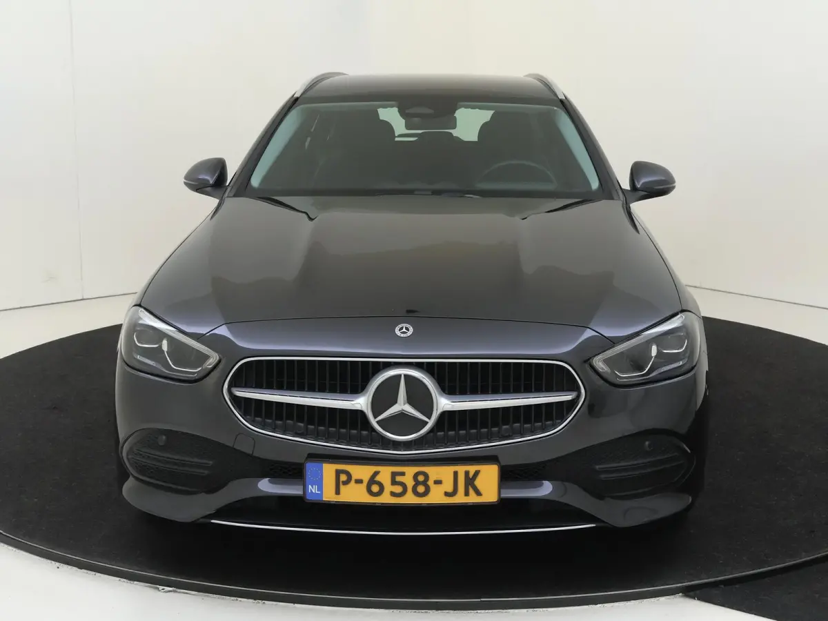 180 Luxury Line / Achteruitrijcamera / Stoelverwarming /