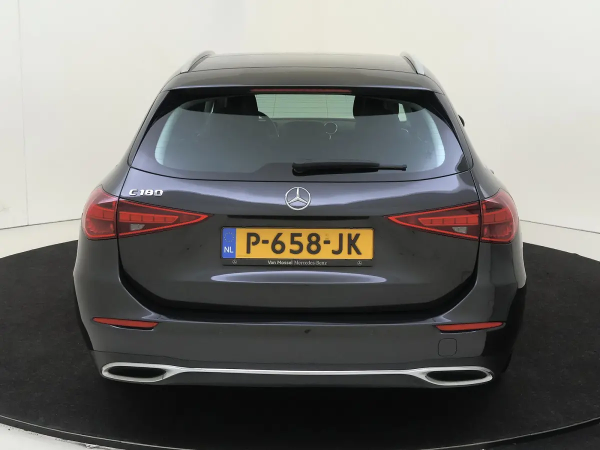 180 Luxury Line / Achteruitrijcamera / Stoelverwarming /