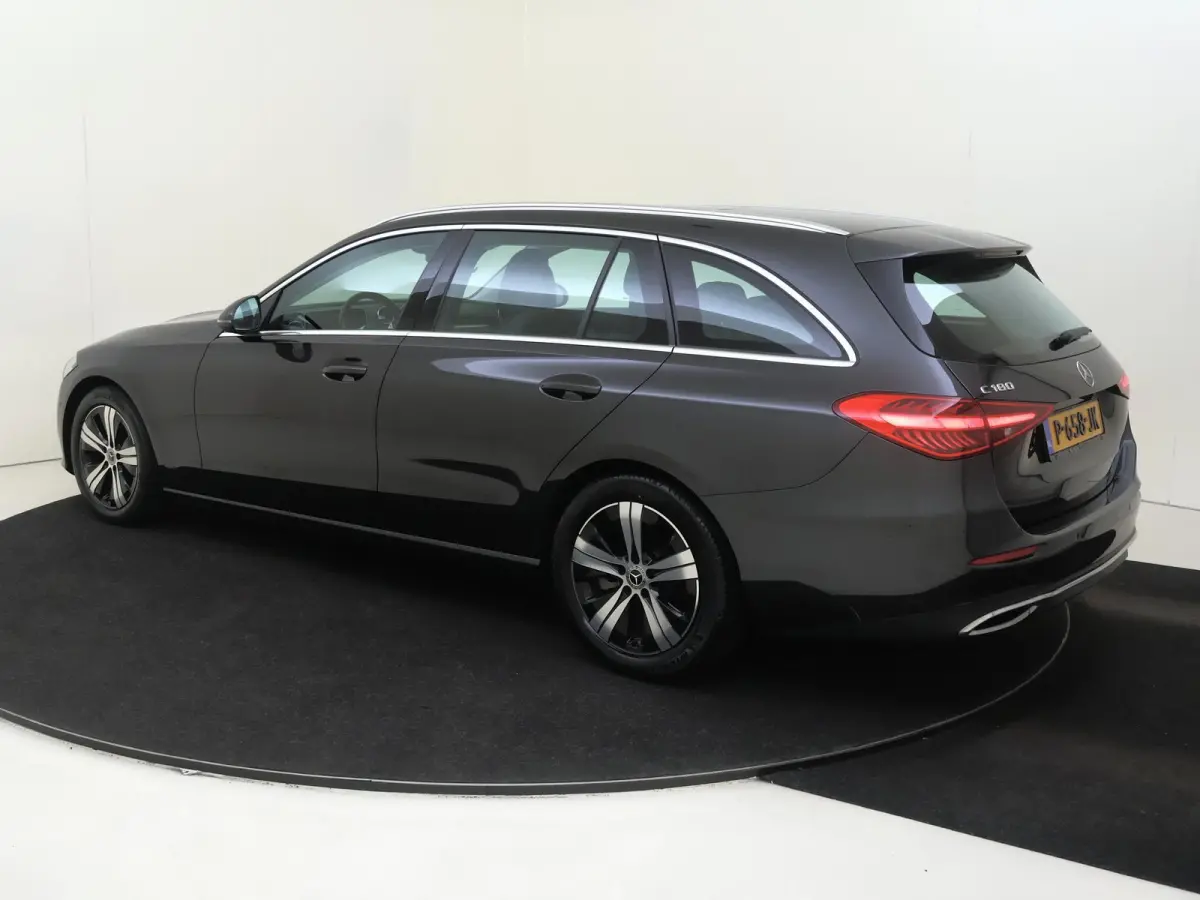 180 Luxury Line / Achteruitrijcamera / Stoelverwarming /