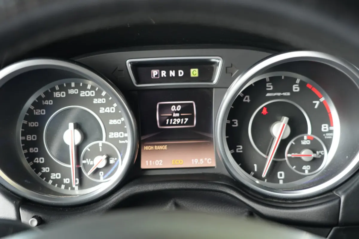 AMG 63 | 544PK | Schuifdak | Trekhaak | Camera | Leder | 20" | Mercedes-Benz G-Klasse AMG 63 544 PK met 5.5 V8 benzinemotor, elektrisch schuifdak, trekhaak, achteruitrijcamera, adaptieve cru
