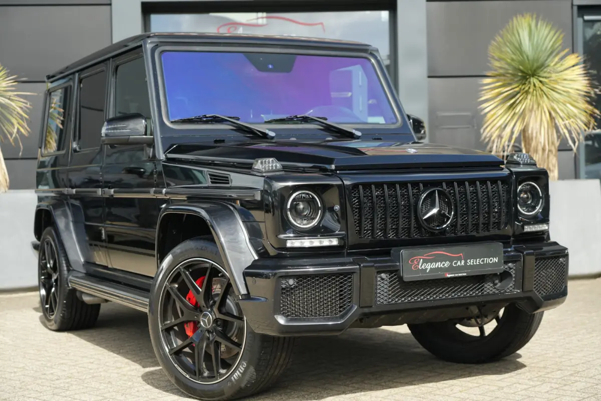 AMG 63 | 544PK | Schuifdak | Trekhaak | Camera | Leder | 20" | Mercedes-Benz G-Klasse AMG 63 544 PK met 5.5 V8 benzinemotor, elektrisch schuifdak, trekhaak, achteruitrijcamera, adaptieve cru