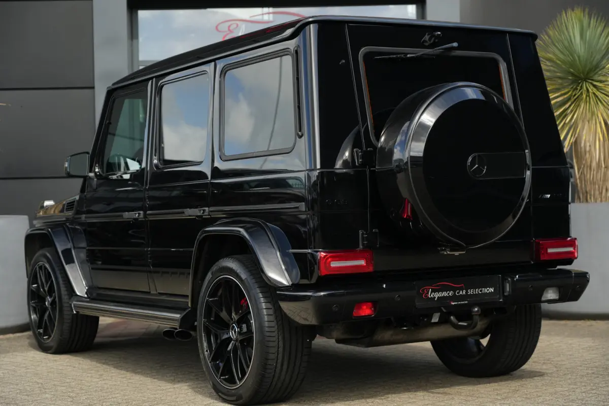 AMG 63 | 544PK | Schuifdak | Trekhaak | Camera | Leder | 20" | Mercedes-Benz G-Klasse AMG 63 544 PK met 5.5 V8 benzinemotor, elektrisch schuifdak, trekhaak, achteruitrijcamera, adaptieve cru