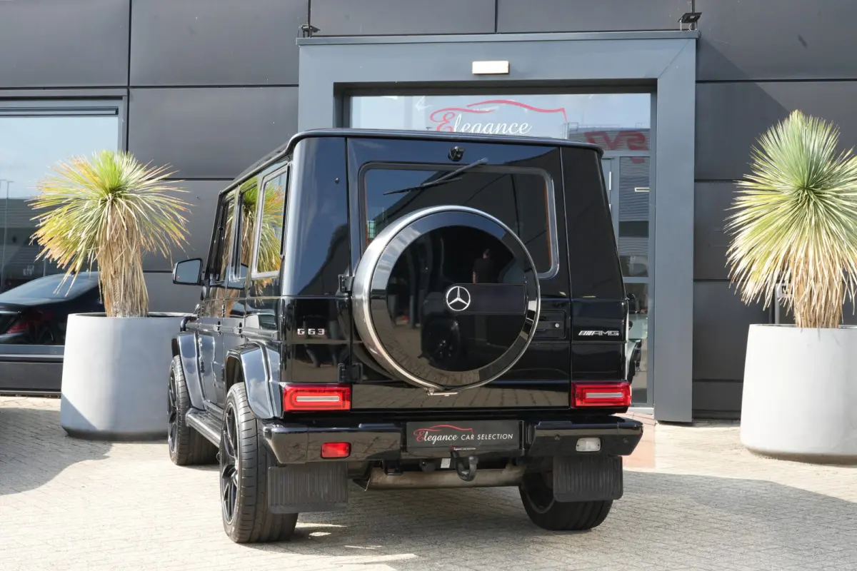 AMG 63 | 544PK | Schuifdak | Trekhaak | Camera | Leder | 20" | Mercedes-Benz G-Klasse AMG 63 544 PK met 5.5 V8 benzinemotor, elektrisch schuifdak, trekhaak, achteruitrijcamera, adaptieve cru