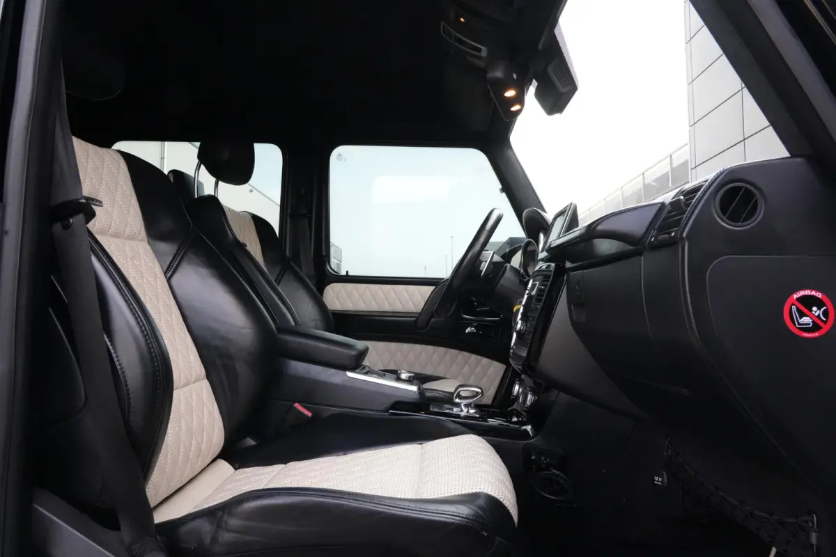 AMG 63 | 544PK | Schuifdak | Trekhaak | Camera | Leder | 20" | Mercedes-Benz G-Klasse AMG 63 544 PK met 5.5 V8 benzinemotor, elektrisch schuifdak, trekhaak, achteruitrijcamera, adaptieve cru